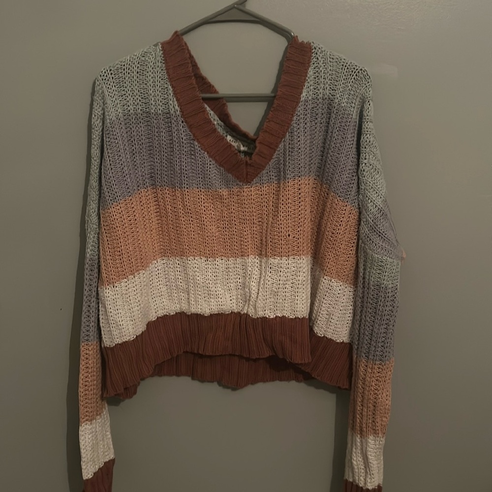 This is a such a cute sweater, in great condition! I love it, but don’t wear it!